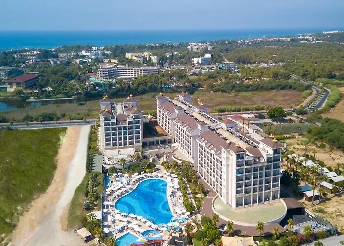 Lake River Side Hotel Spa
