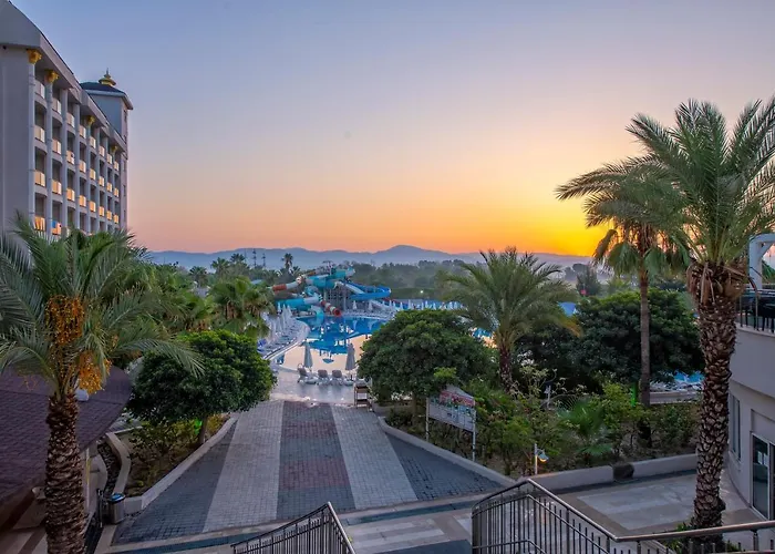 Lake River Side Hotel Spa