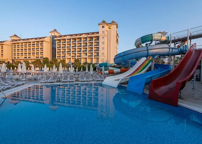 Lake River Side Hotel Spa
